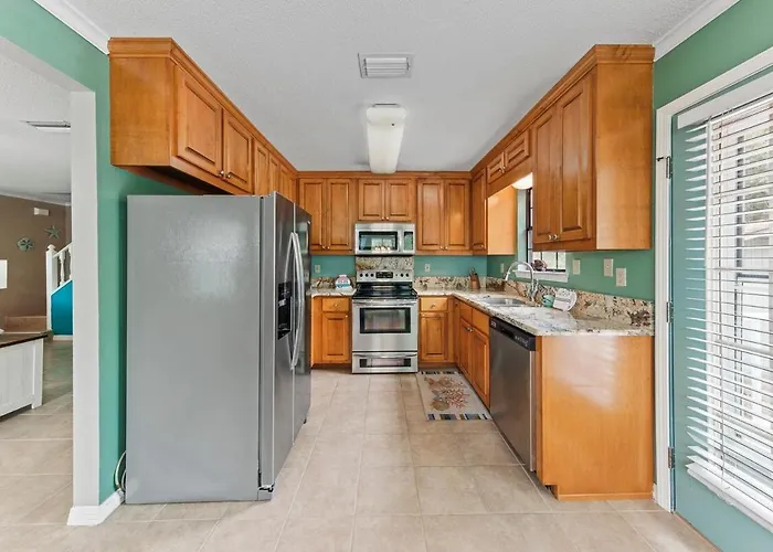Holiday home 3br-pets-yard -bay Access -wi-fi