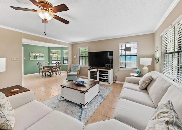 Holiday home 3br-pets-yard -bay Access -wi-fi *