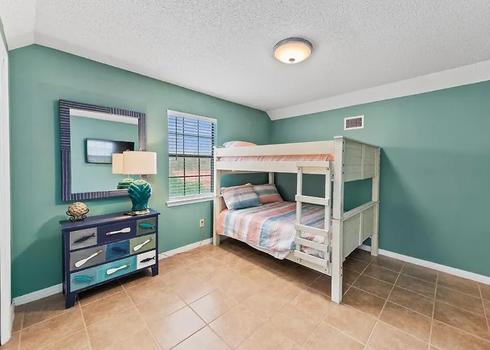 Holiday home 3br-pets-yard -bay Access -wi-fi