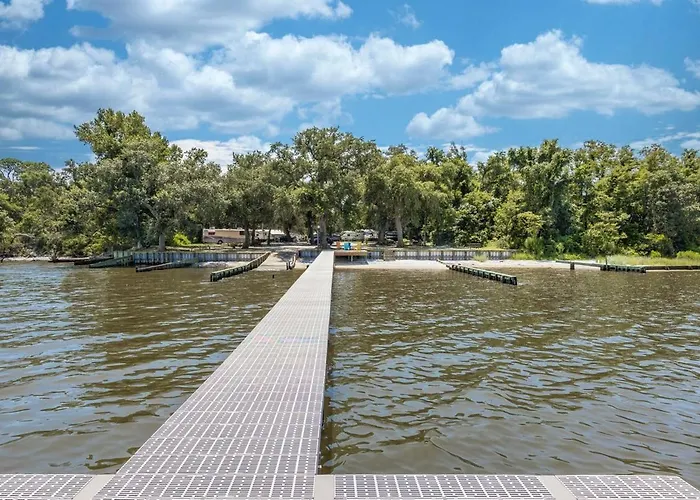 3br-pets-yard -bay Access -wi-fi